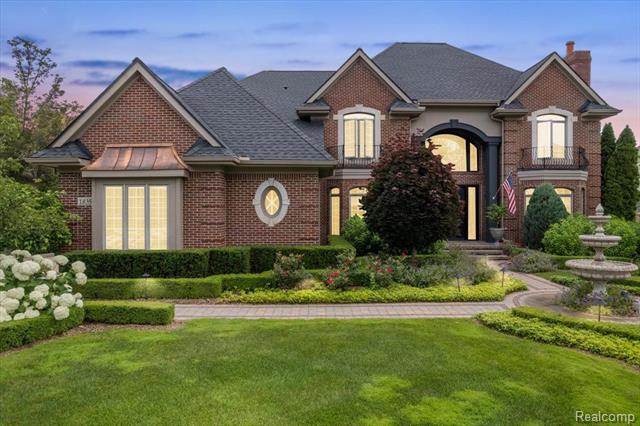 front view for 18356 W Clairmont Cir, Northville, Mi. 48168