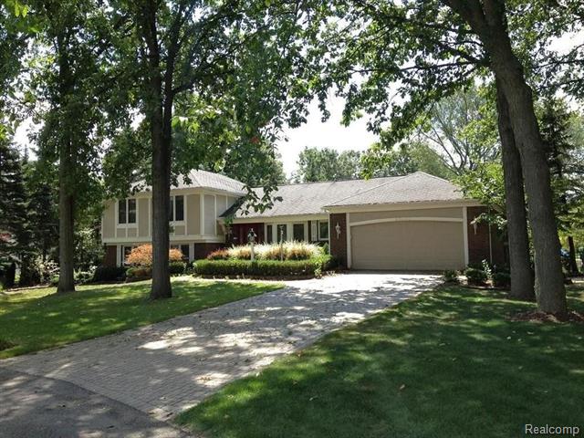 front view for 35330 Lancashire, Livonia, Mi. 48152