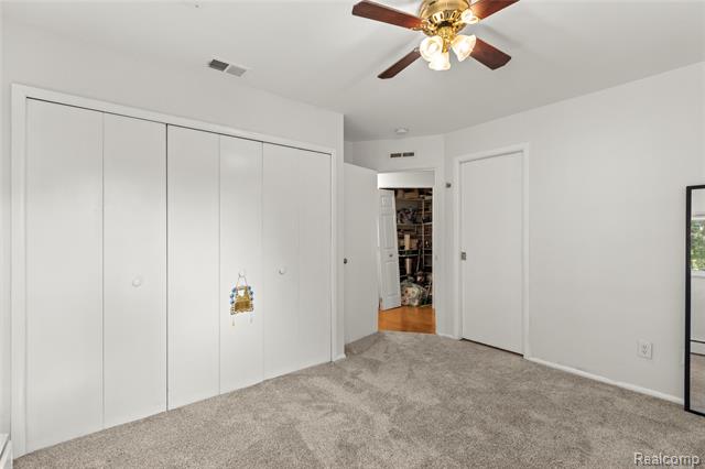 Builiding view eighteen for 16537 Pollyanna, Livonia, MI. 48154