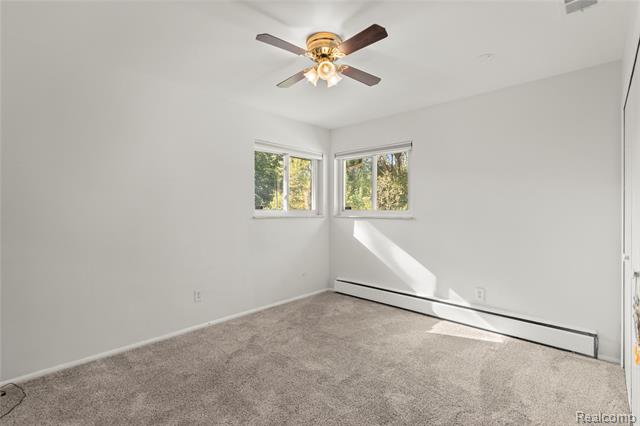 Builiding view nineteen for 16537 Pollyanna, Livonia, MI. 48154