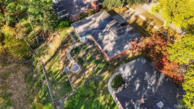 Builiding view thirty two for 16537 Pollyanna, Livonia, MI. 48154