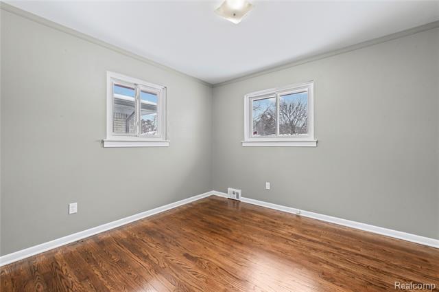 Builiding view nine for 28507 Sunnydale, Livonia, MI. 48154