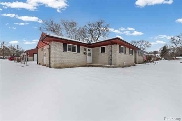 Builiding view one for 28507 Sunnydale, Livonia, MI. 48154