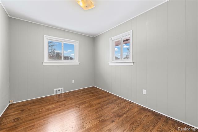 Builiding view seven for 28507 Sunnydale, Livonia, MI. 48154