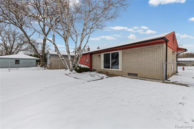 Builiding view twenty for 28507 Sunnydale, Livonia, MI. 48154