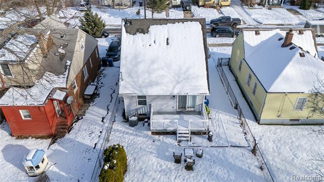 Builiding view eighteen for 19953 Wakenden, Redford, MI. 48240