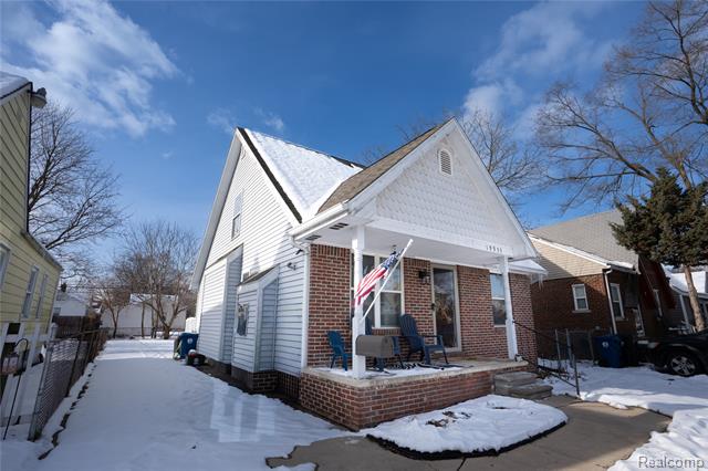 Builiding view twenty one for 19953 Wakenden, Redford, MI. 48240