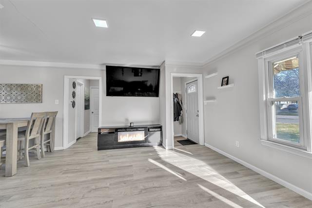 Builiding view eight for 19135 Weyher, Livonia, MI. 48152