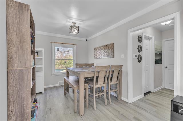 Builiding view nine for 19135 Weyher, Livonia, MI. 48152