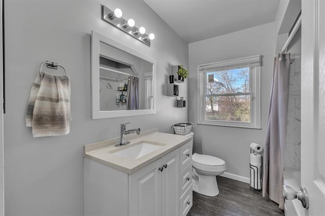 Builiding view nineteen for 19135 Weyher, Livonia, MI. 48152