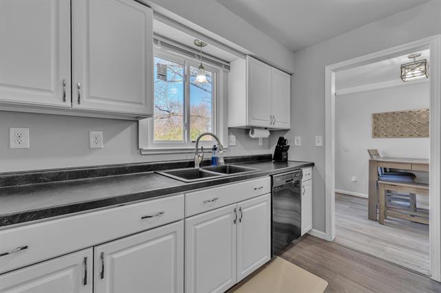 Builiding view seventeen for 19135 Weyher, Livonia, MI. 48152