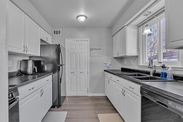 Builiding view thirteen for 19135 Weyher, Livonia, MI. 48152