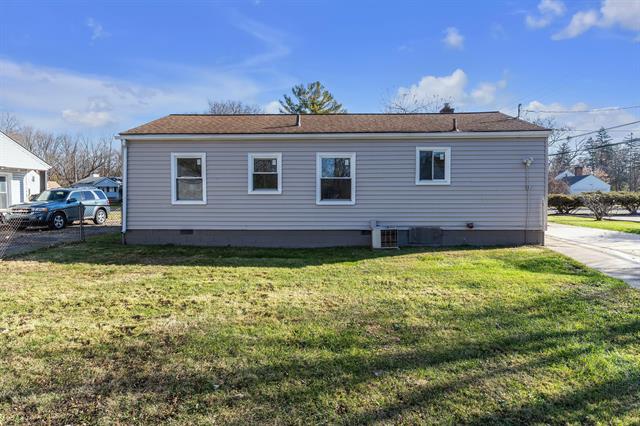 Builiding view twenty eight for 19135 Weyher, Livonia, MI. 48152