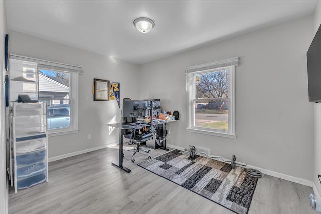 Builiding view twenty one for 19135 Weyher, Livonia, MI. 48152