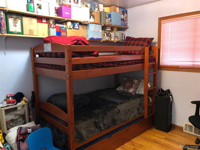 Builiding view five for 20010 Rensellor, Livonia, MI. 48152