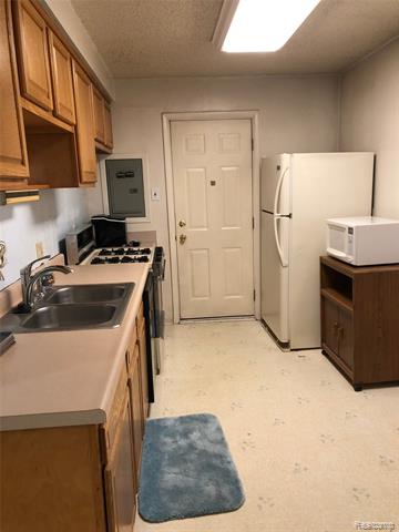 Builiding view two for 20010 Rensellor, Livonia, MI. 48152