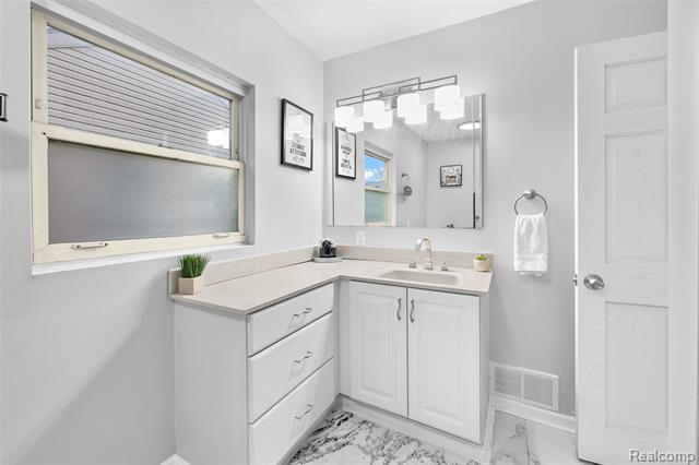 Builiding view fourteen for 19151 Negaunee, Redford, MI. 48240