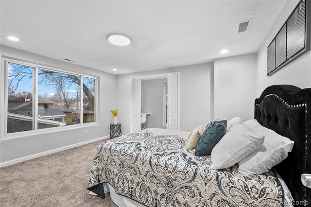 Builiding view twenty two for 19151 Negaunee, Redford, MI. 48240