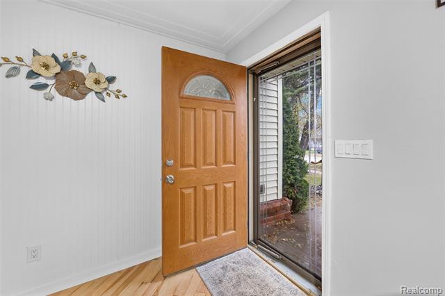 Builiding view two for 19151 Negaunee, Redford, MI. 48240