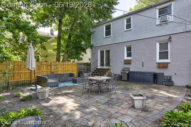 Builiding view forty five for 540 W Breckenridge, Ferndale, MI. 48220