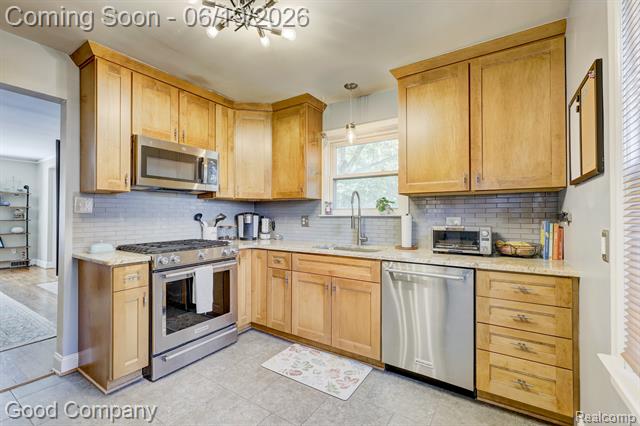 Builiding view twelve for 540 W Breckenridge, Ferndale, MI. 48220