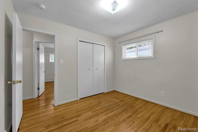 Builiding view fifteen for 18257 Indian, Redford, MI. 48240