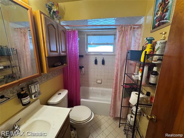 Builiding view five for 19930 Gaylord, Redford, MI. 48240