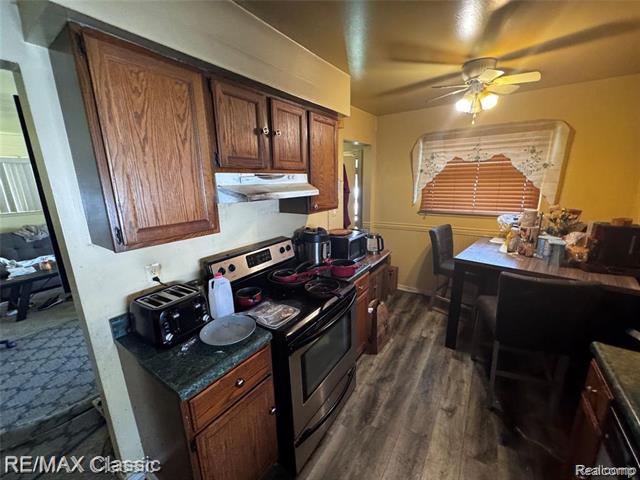 Builiding view one for 19930 Gaylord, Redford, MI. 48240