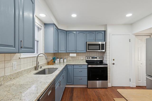 Builiding view fourteen for 28140 Terrence, Livonia, MI. 48154