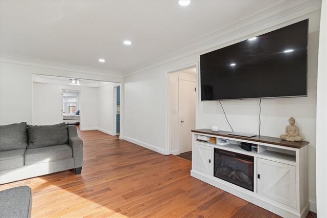 Builiding view nine for 28140 Terrence, Livonia, MI. 48154