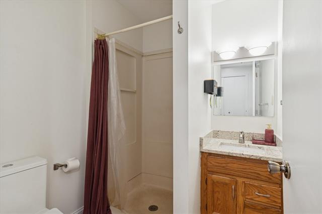 Builiding view seventeen for 28140 Terrence, Livonia, MI. 48154