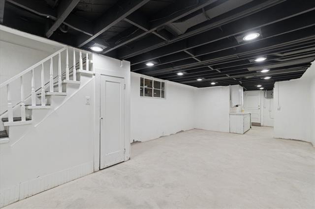 Builiding view thirty four for 28140 Terrence, Livonia, MI. 48154