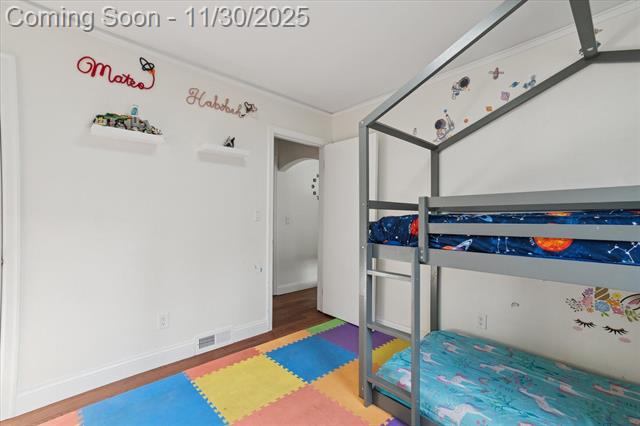 Builiding view thirty one for 28140 Terrence, Livonia, MI. 48154