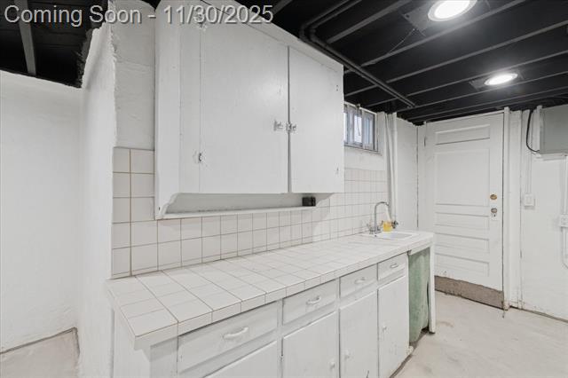 Builiding view thirty six for 28140 Terrence, Livonia, MI. 48154