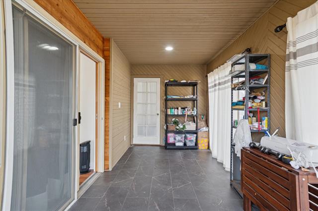 Builiding view thirty two for 28140 Terrence, Livonia, MI. 48154