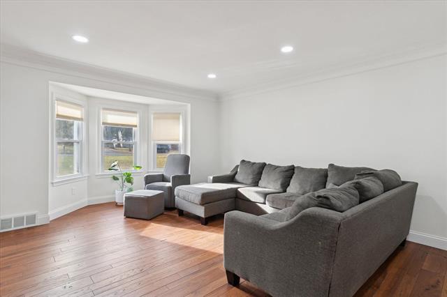 Builiding view twelve for 28140 Terrence, Livonia, MI. 48154