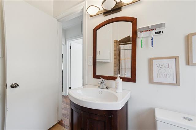 Builiding view twenty four for 28140 Terrence, Livonia, MI. 48154