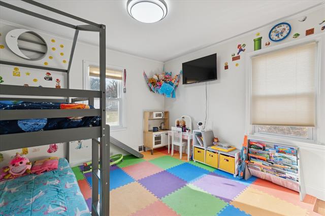 Builiding view twenty nine for 28140 Terrence, Livonia, MI. 48154