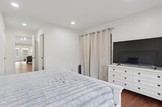 Builiding view twenty two for 28140 Terrence, Livonia, MI. 48154