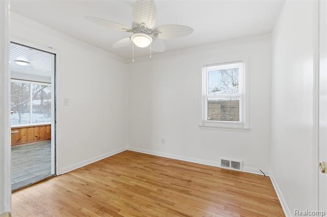 Builiding view fifteen for 26541 6 Mile, Redford, MI. 48240