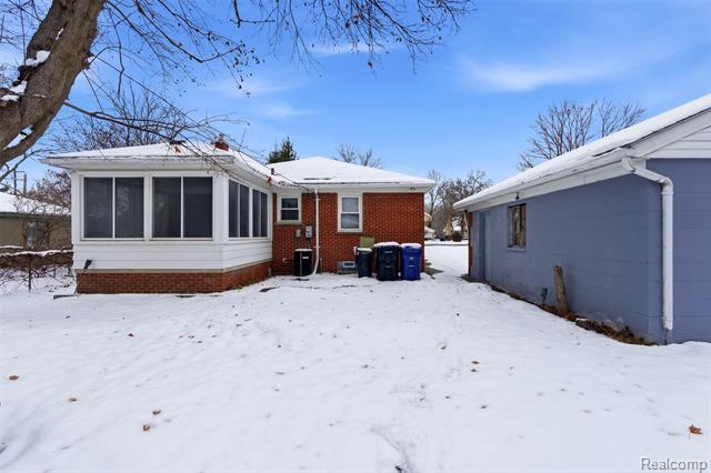 Builiding view twenty nine for 26541 6 Mile, Redford, MI. 48240