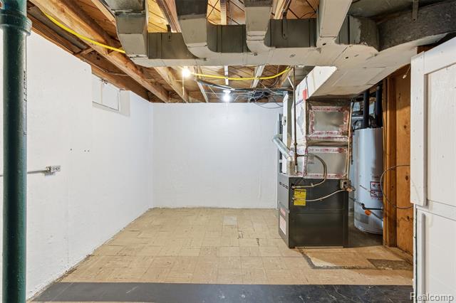 Builiding view twenty six for 26541 6 Mile, Redford, MI. 48240