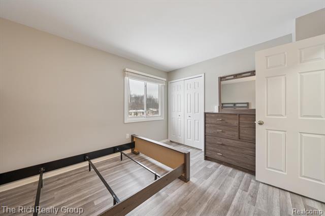 Builiding view eighteen for 23197 Elmgrove, Farmington, MI. 48336