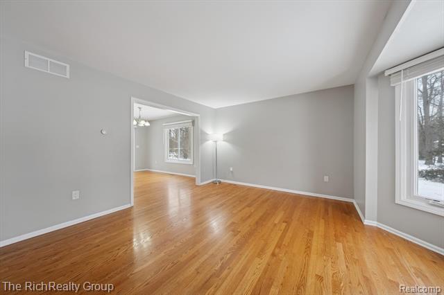 Builiding view five for 23197 Elmgrove, Farmington, MI. 48336