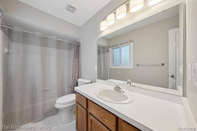 Builiding view nineteen for 23197 Elmgrove, Farmington, MI. 48336