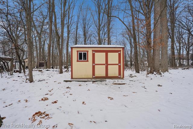 Builiding view thirty nine for 23197 Elmgrove, Farmington, MI. 48336