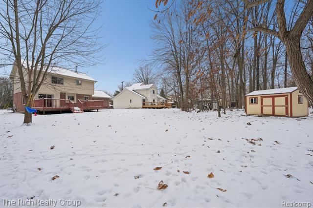 Builiding view thirty seven for 23197 Elmgrove, Farmington, MI. 48336