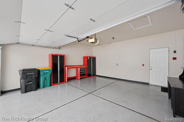 Builiding view thirty three for 23197 Elmgrove, Farmington, MI. 48336