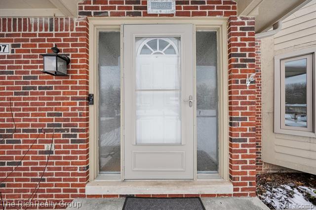 Builiding view three for 23197 Elmgrove, Farmington, MI. 48336