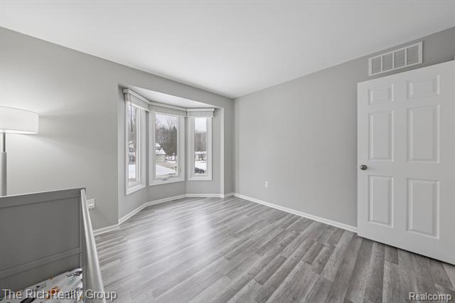 Builiding view twenty eight for 23197 Elmgrove, Farmington, MI. 48336